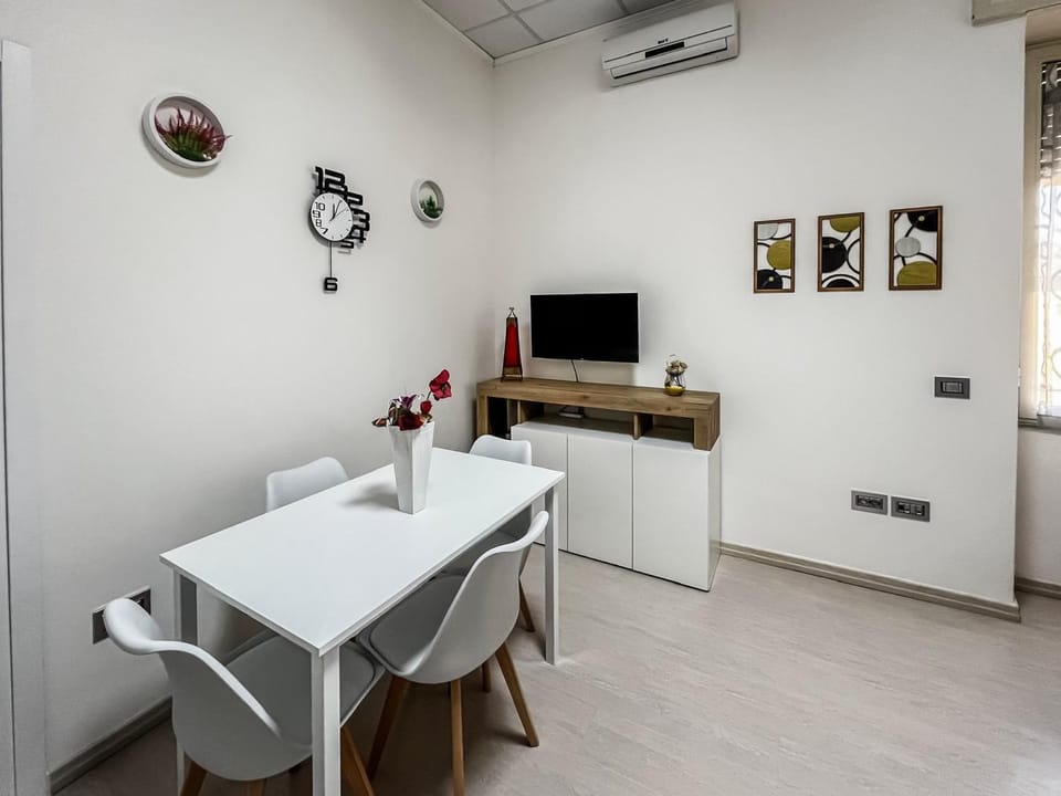 TV and multimedia, Dining area
