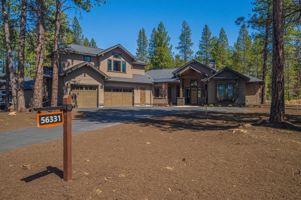 56331 Mirror Rock Loop House in Oregon