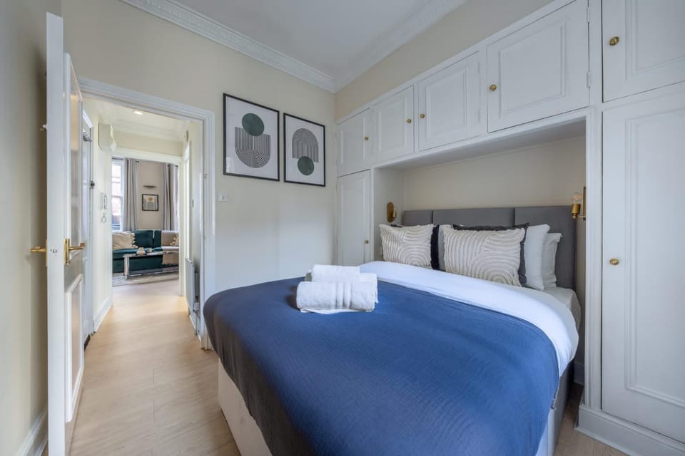 Bed, Photo of the whole room, Bedroom, towels, wardrobe