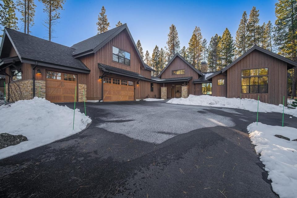 56334 Elk Run Drive House in Oregon