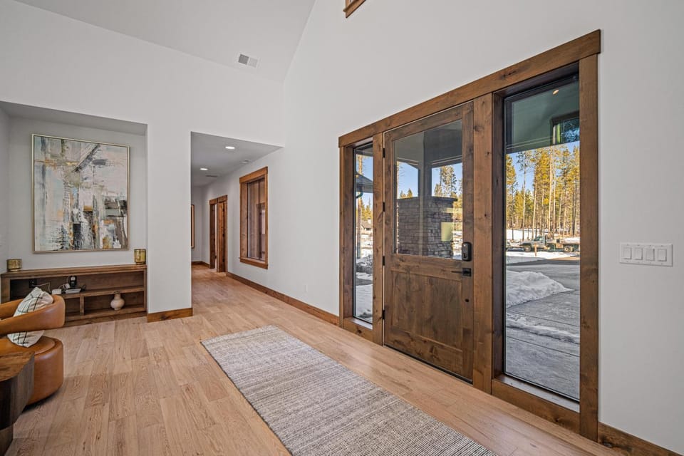 56334 Elk Run Drive House in Oregon