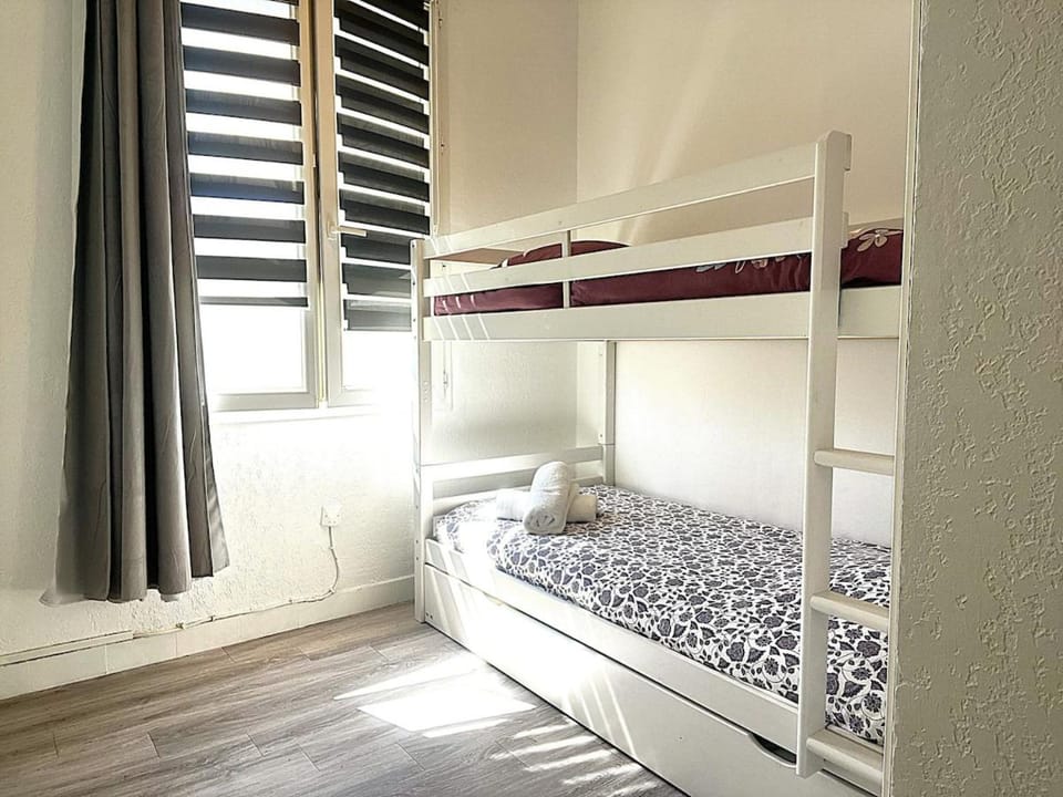 Bed, Bedroom, bunk bed
