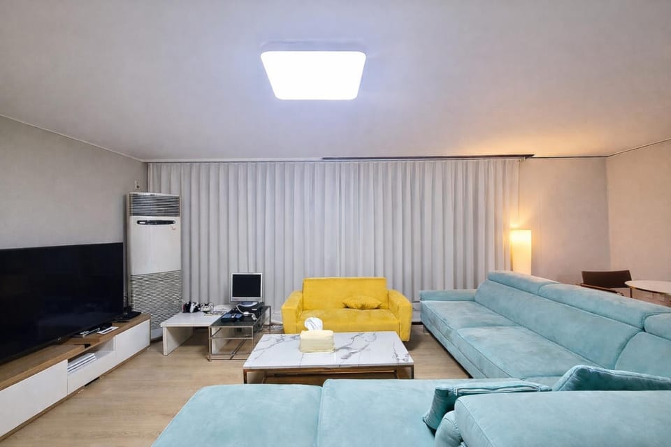 a comfortable and stylish house in the city center Apartment in Seoul