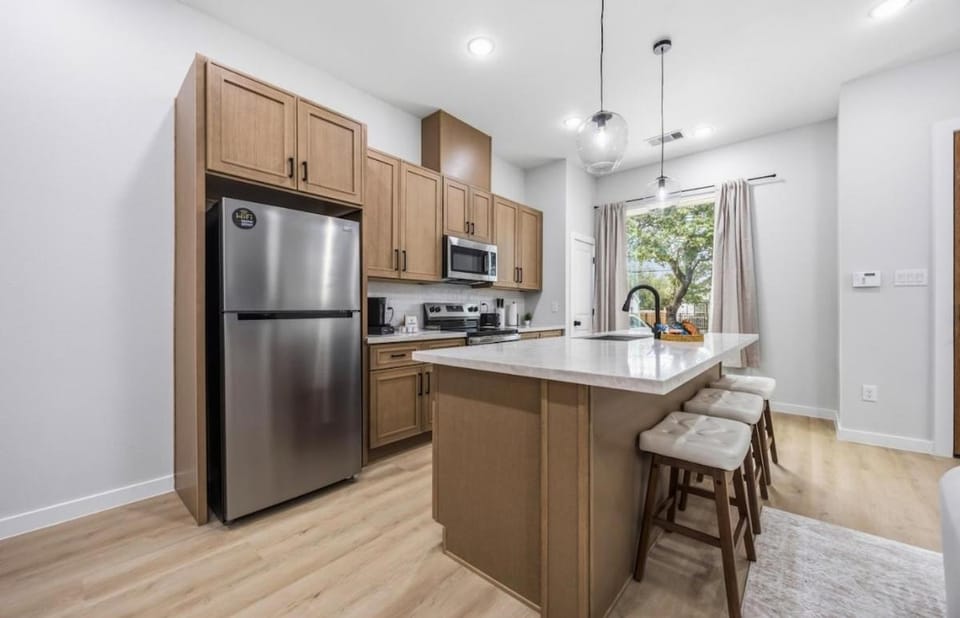 Modern 3BR Home I 5 Min to NRG Stadium & Med Center House in Houston