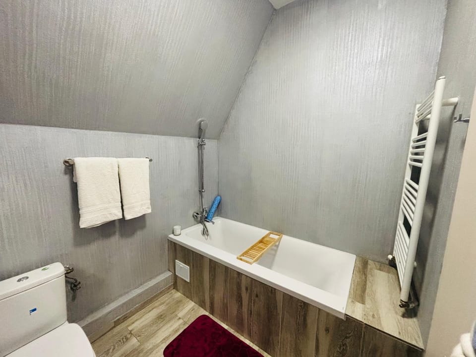 Bathroom, Bath, towels