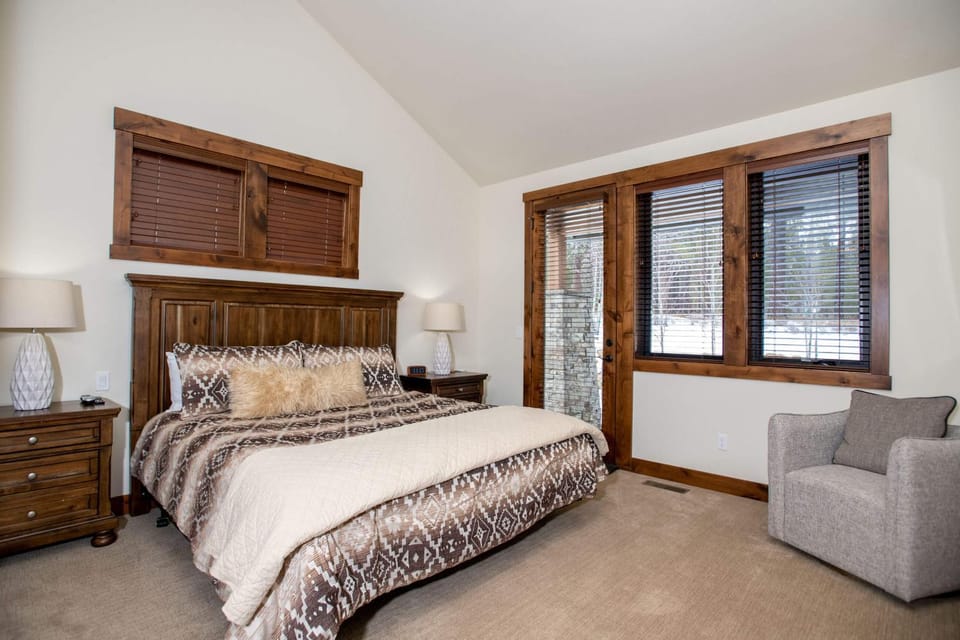 56360 Trailmere Circle House in Oregon