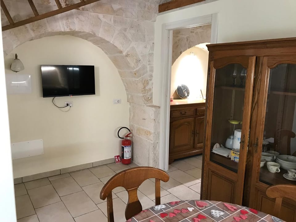 TV and multimedia, Kitchen or kitchenette, Dining area, kitchen
