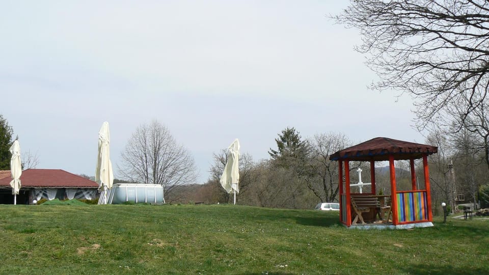 Къмпинг в частен двор # Camping for tents Luxury tent in Gabrovo