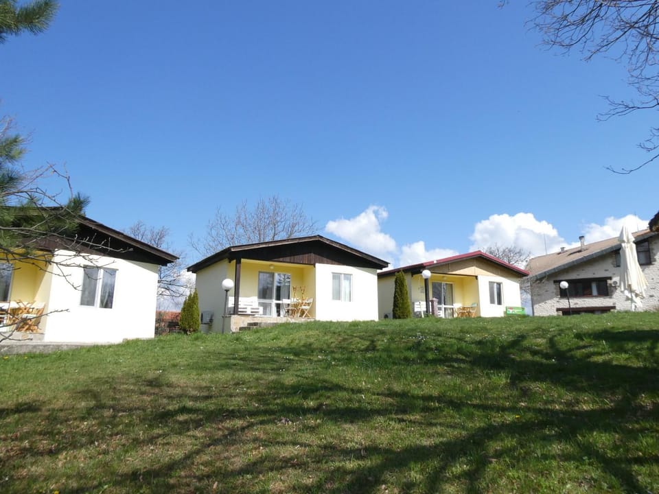 Къмпинг в частен двор # Camping for tents Luxury tent in Gabrovo