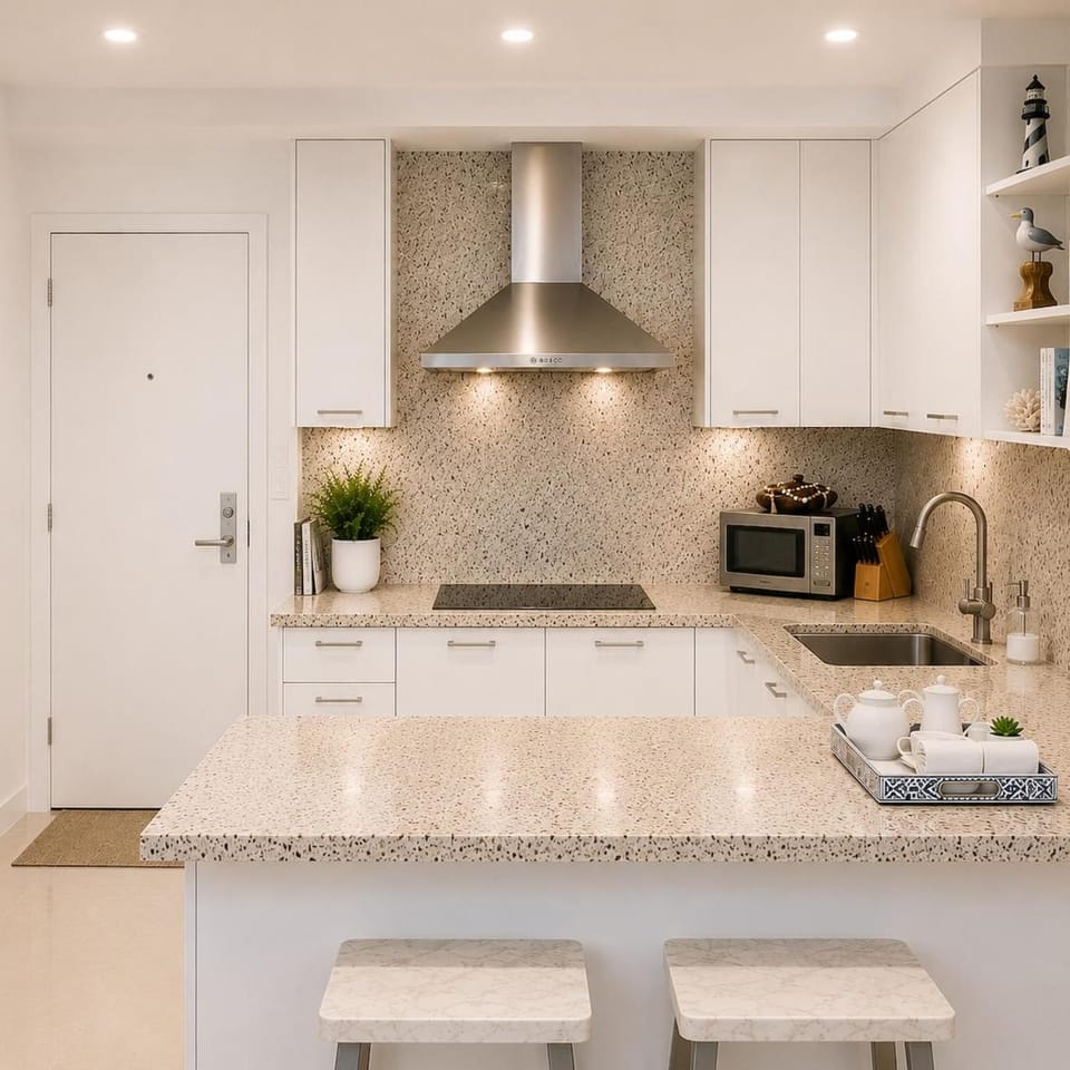 Coffee/tea facilities, Kitchen or kitchenette, stove