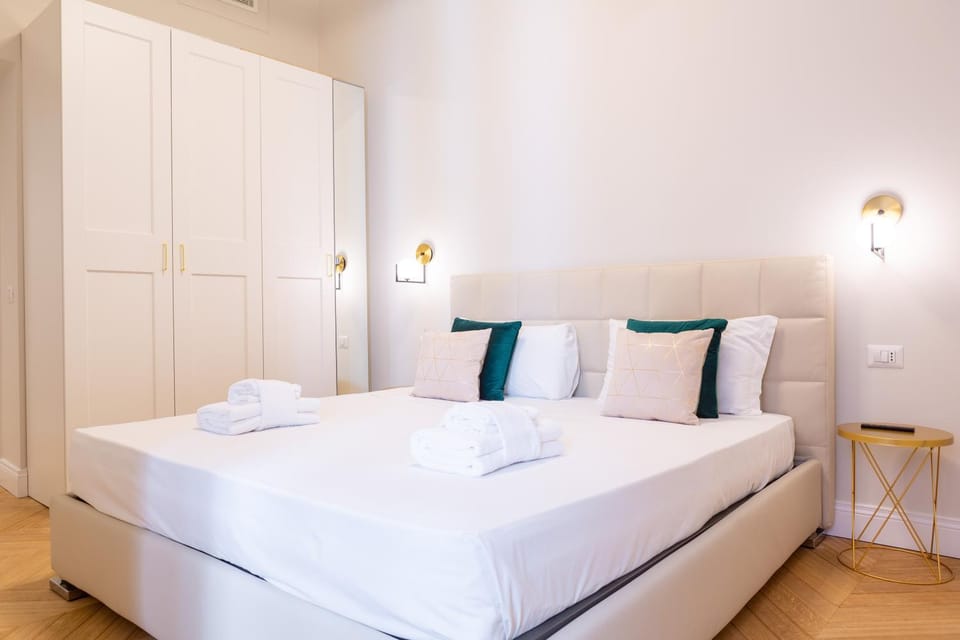 Bedroom, wardrobe