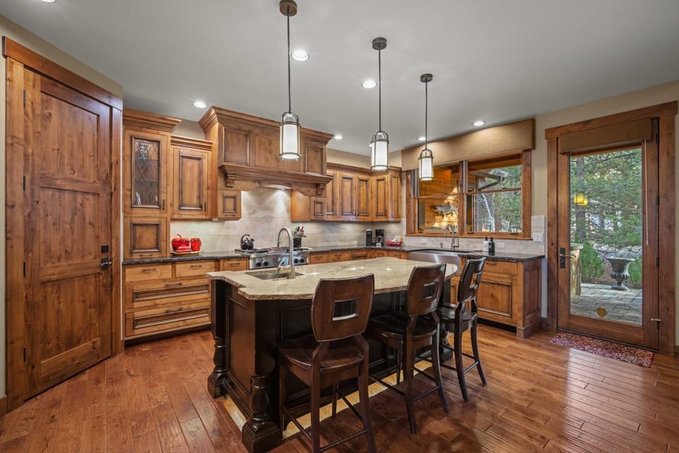 Day, Kitchen or kitchenette, furniture, stove, kitchen