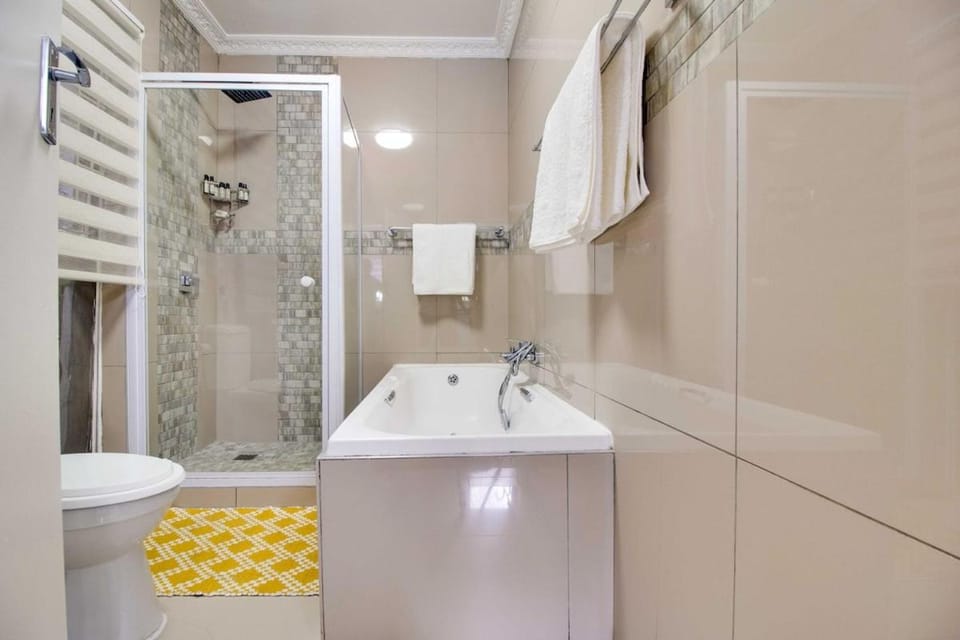 Shower, Bathroom, Bath, towels