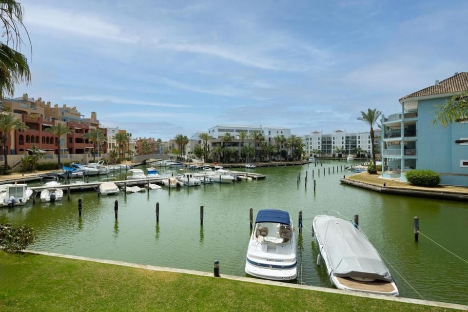 Exclusive apartment in Sotogrande Marina Apartment in Andalusia