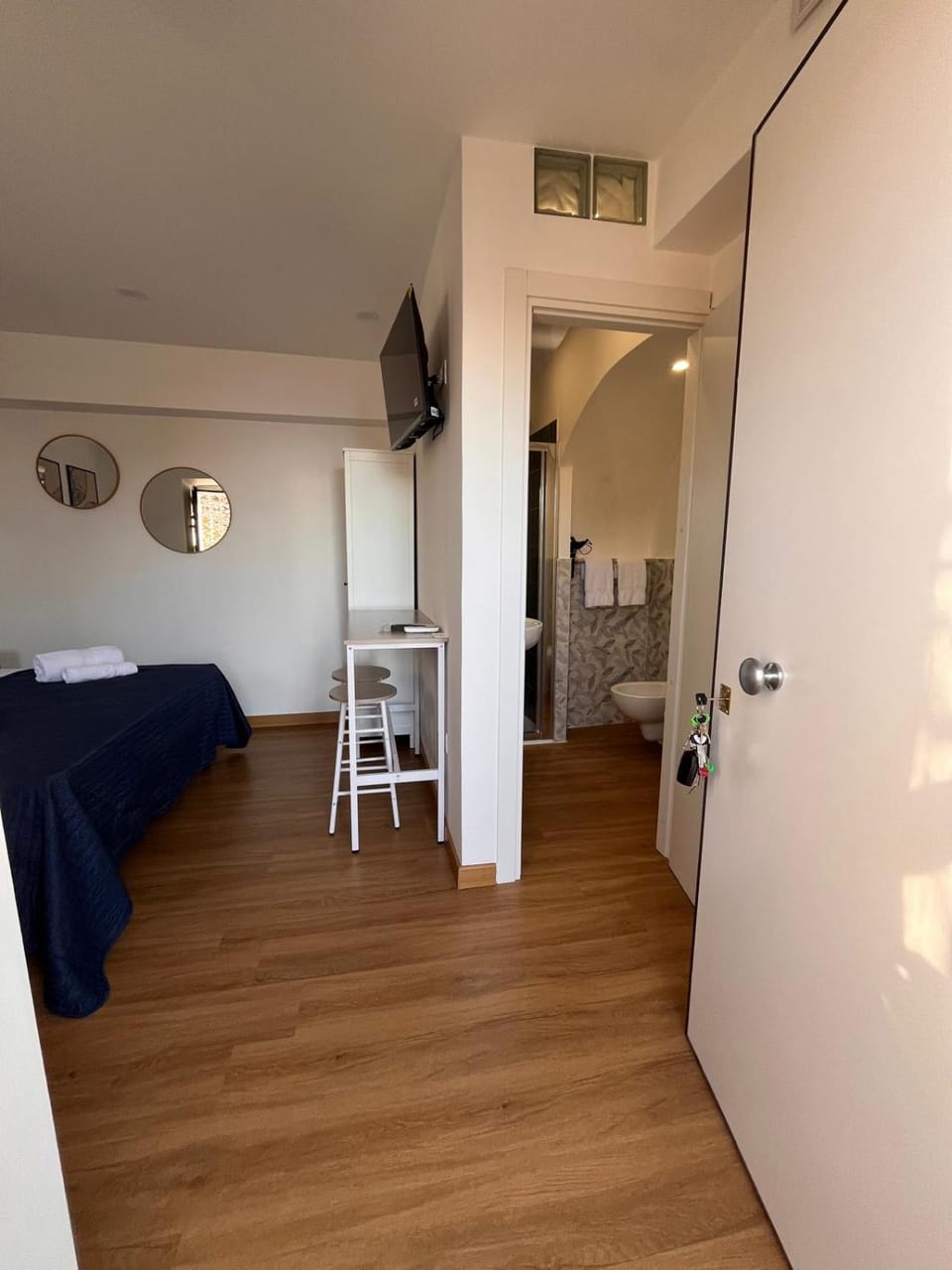 Bathroom, Bedroom, air conditioner