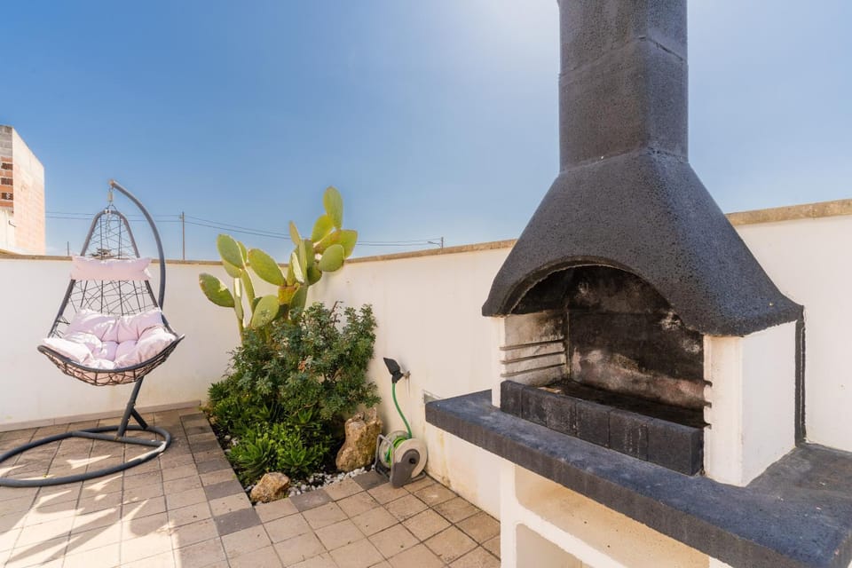 Patio, Day, BBQ facilities