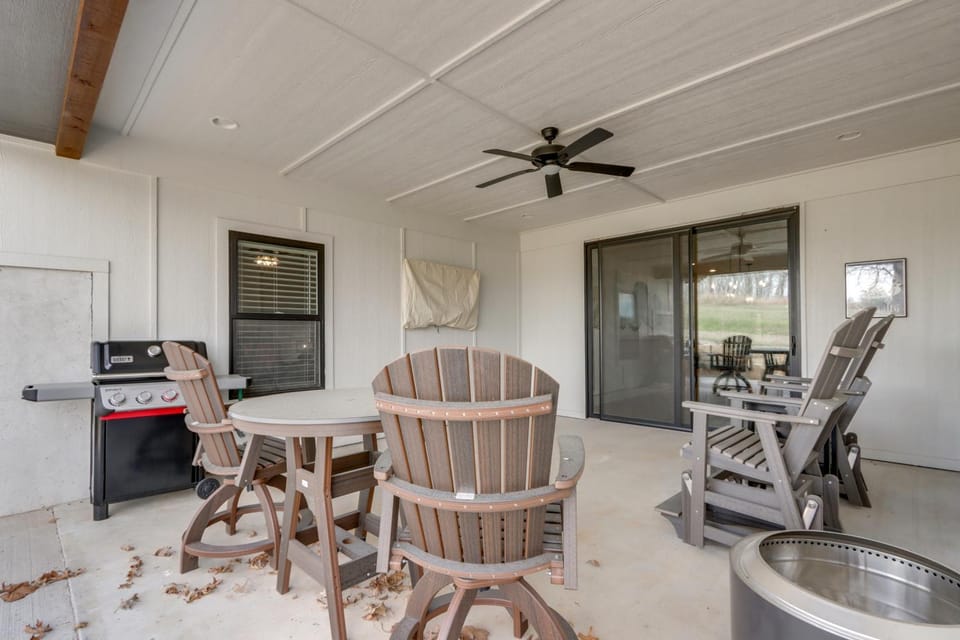 Steps From the Water! Grand Lake Getaway w/ Patio House in Ozark Mountains