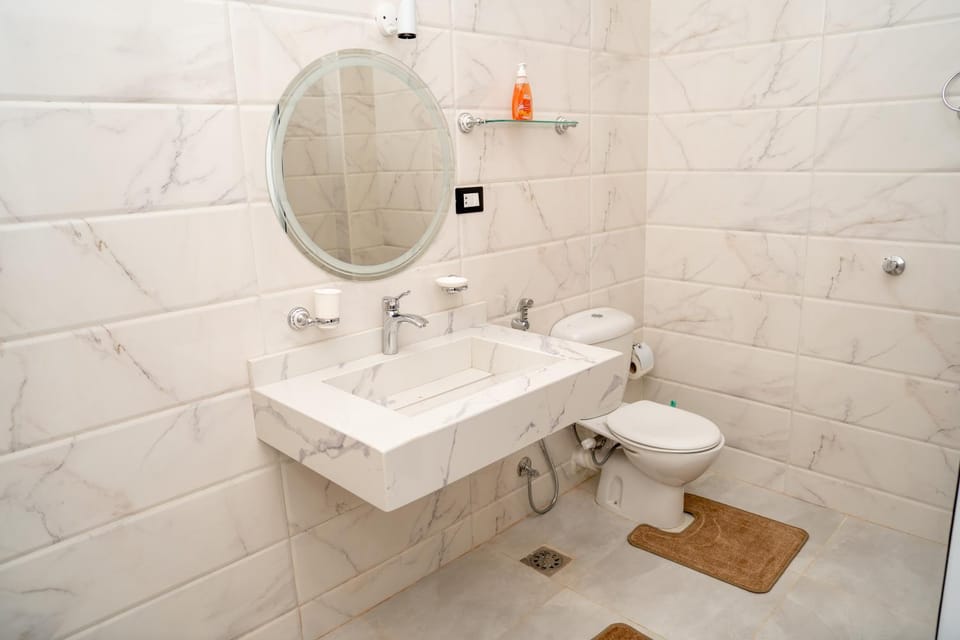 Bathroom, towels
