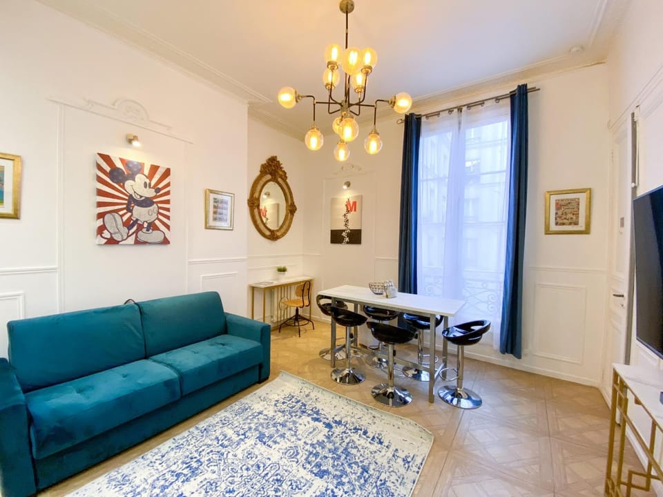 UrbanFlat 72 - Appartement de 3 Chambres St Honore Mermoz Apartment in Paris