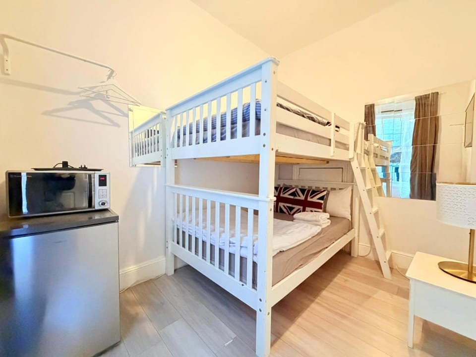 Aldgate East Stays Apartment in London