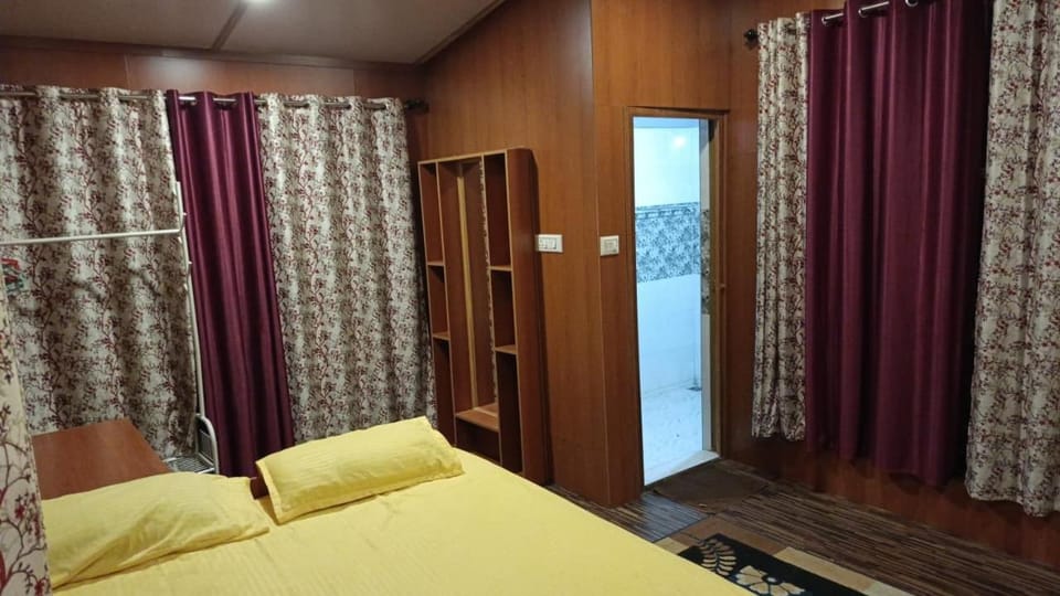 Mannan Cottage Kodaikanal with Sightseeing Car Bed and Breakfast in Kodaikanal