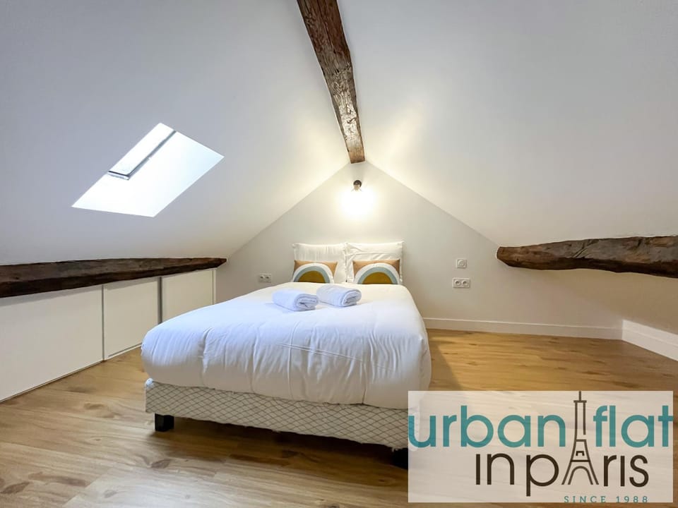 UrbanFlat 195 - Rare Triplex pour 6 au Centre de Paris Apartment in Paris