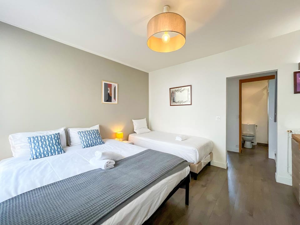 UrbanFlat 195 - Rare Triplex pour 6 au Centre de Paris Apartment in Paris