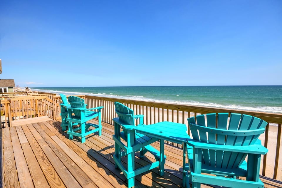 Stunning 5-bedroom duplex Beach Bunns in Surf City, perfect for beach lovers! House in Surf City