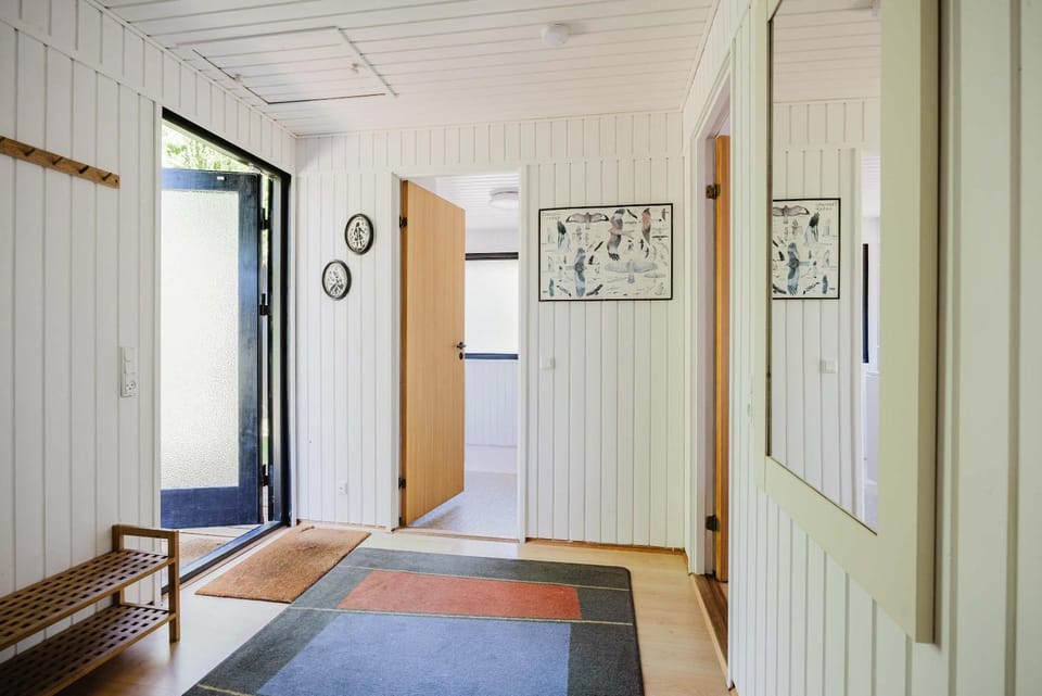 Amazing Family Vacation Home w Hot Tub House in Væggerløse