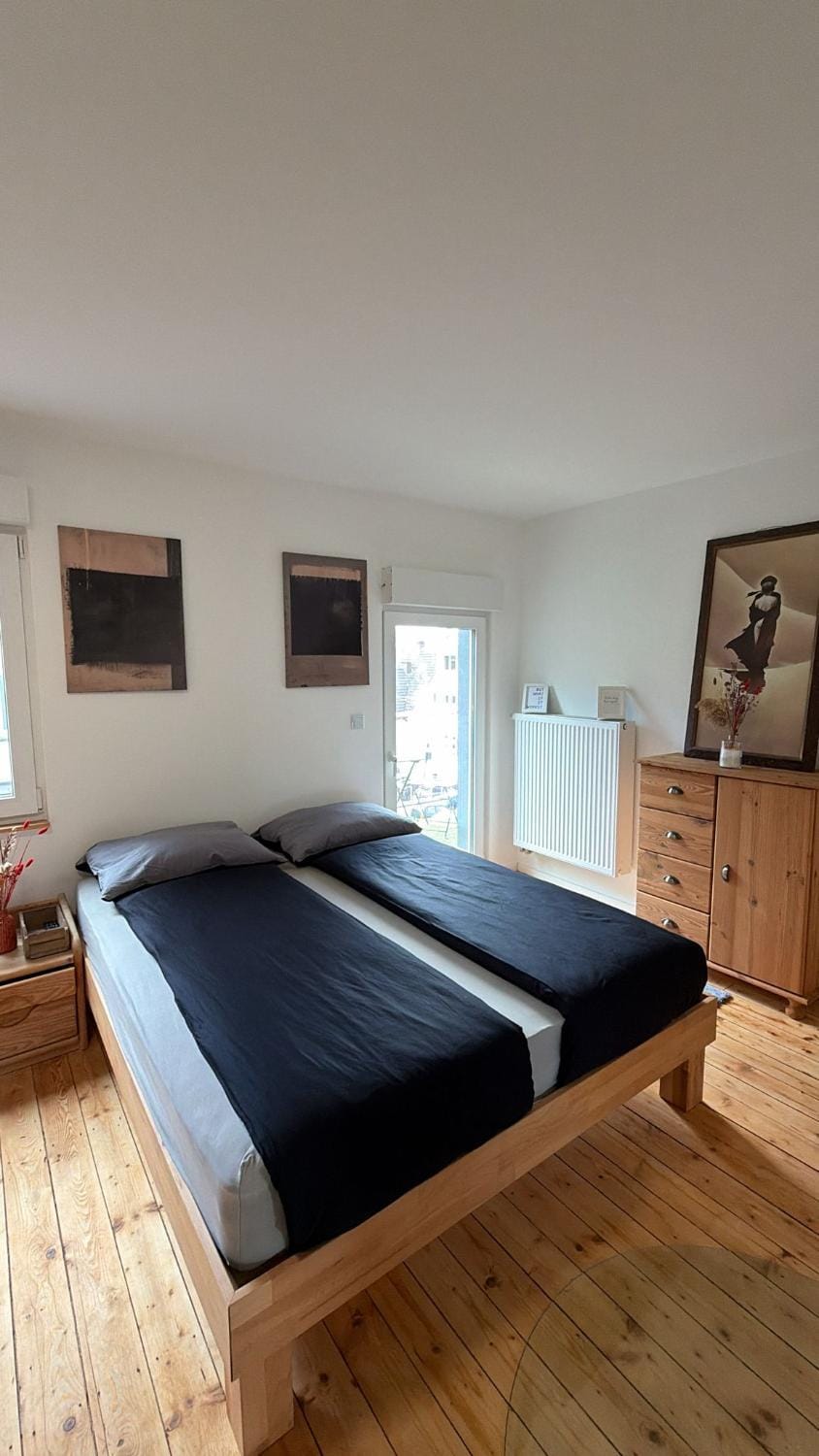 Bed, Balcony/Terrace, locker