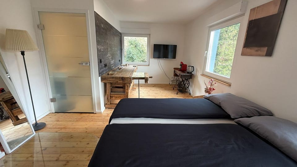 Bed, Bathroom, Garden view