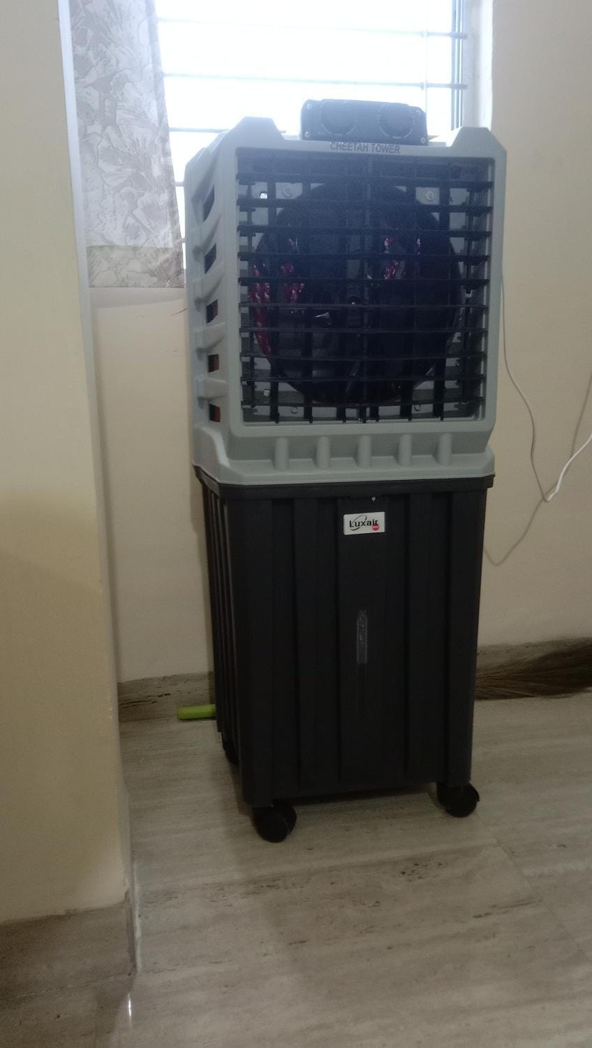 1 RK for 3 People Apartment in India