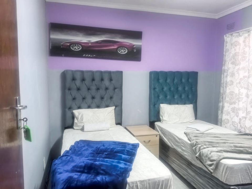 GG Goodwood house Bed and Breakfast in Cape Town