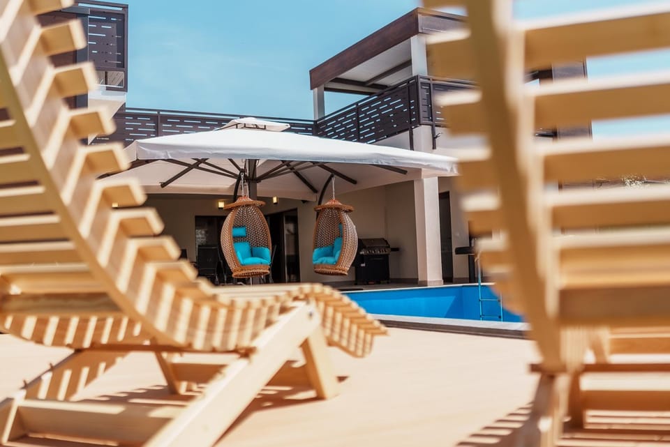 Day, Balcony/Terrace, Pool view, Swimming pool, sunbed