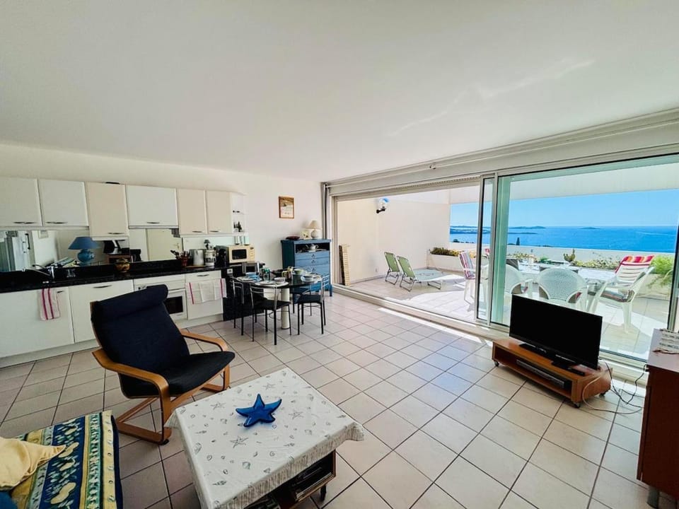 Les Katikias Bel appartement T2 4 couchages Résidence avec Piscine Apartment in French Riviera