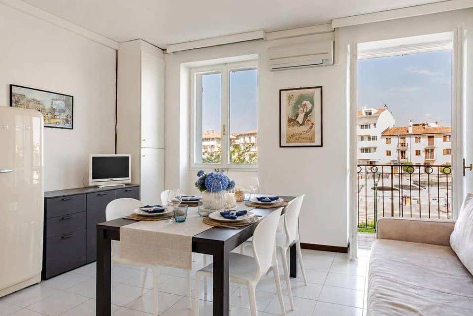 Living room, Seating area, Dining area, City view, Sea view, Lunch, pet friendly
