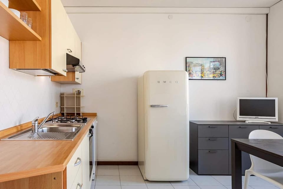 Kitchen or kitchenette, kitchen