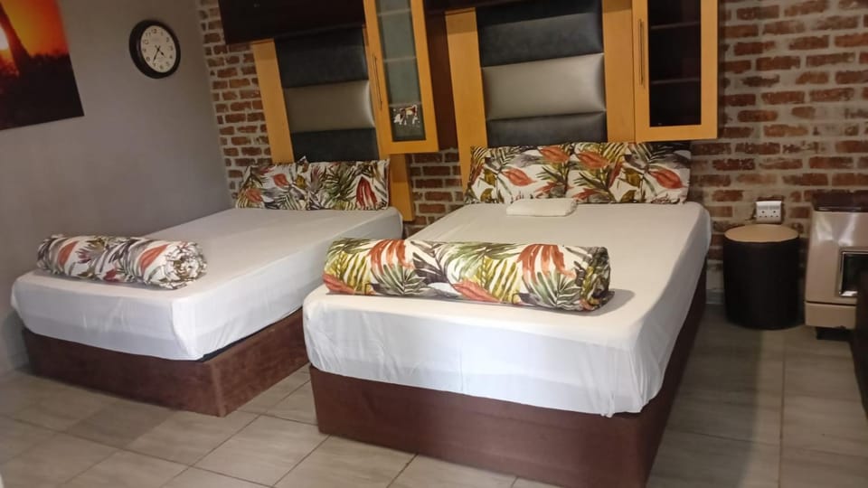 Moon Night Guest House Bed and Breakfast in Gauteng