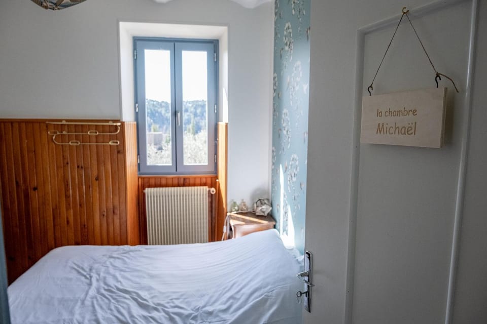Gite de La Cueille - Suite Groupe de 2 à 8 pers Inn in Auvergne-Rhône-Alpes