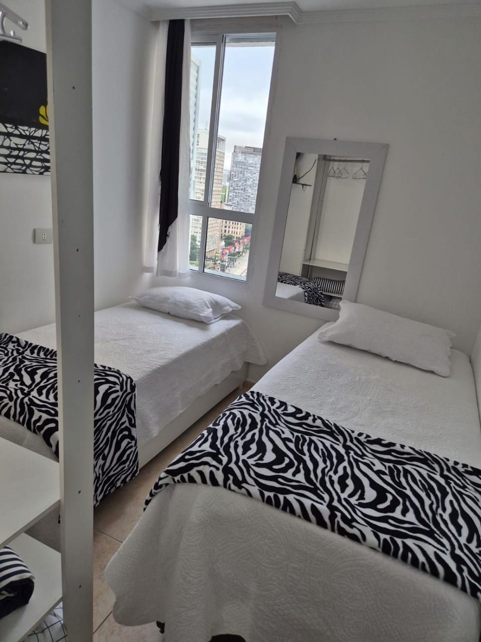 Apto moderno no centro de SP 1 min do metrô Wi-Fi rápido Apartment in Sao Paulo City