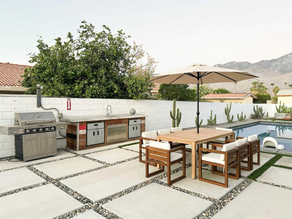 Bright 5BR Villa with Pool Spa & Mountain Views Villa in Palm Springs