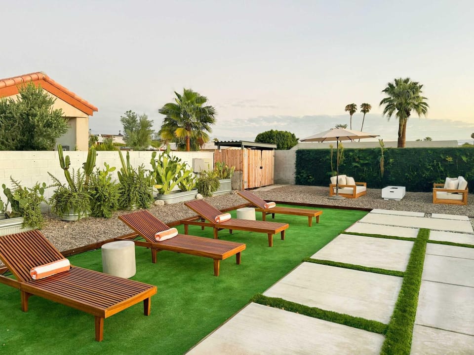 Bright 5BR Villa with Pool Spa & Mountain Views Villa in Palm Springs