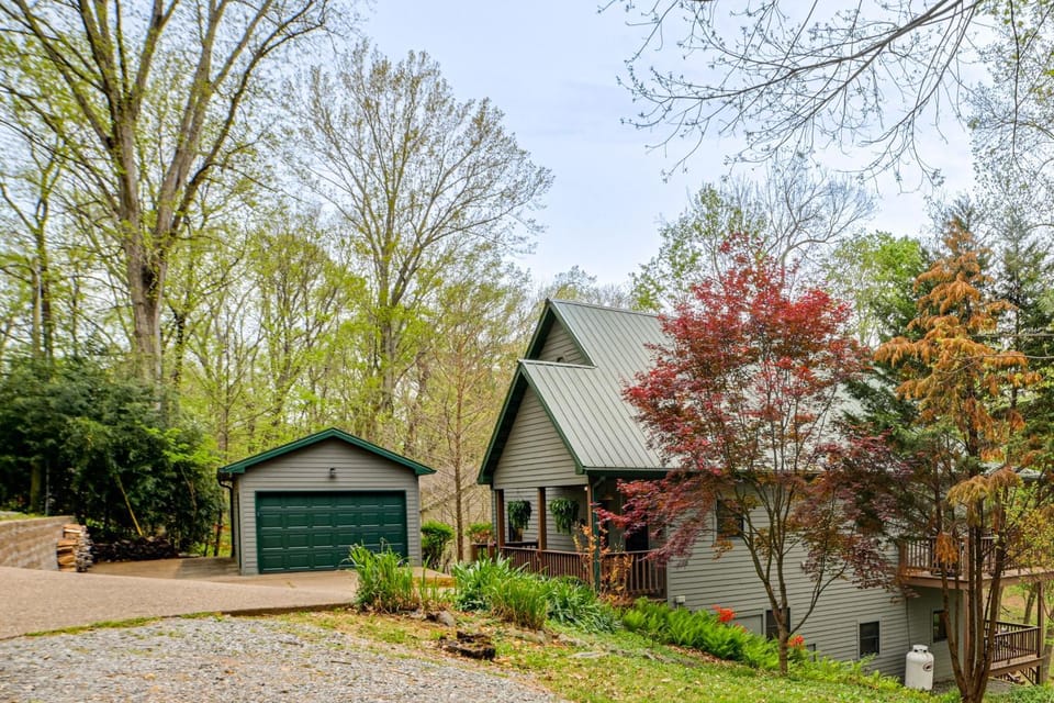 Lake Barkley Fishing Getaway w/ Private Dock! House in Lake Barkley