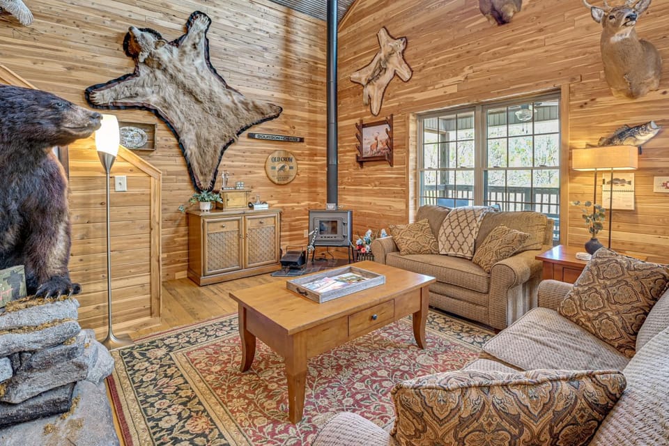 Group Escape 3 Mi to Nolin Lake! Fish, Hike & Boat House in Nolin Lake