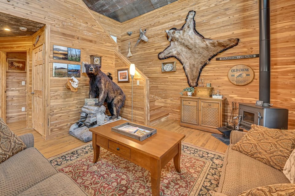 Group Escape 3 Mi to Nolin Lake! Fish, Hike & Boat House in Nolin Lake