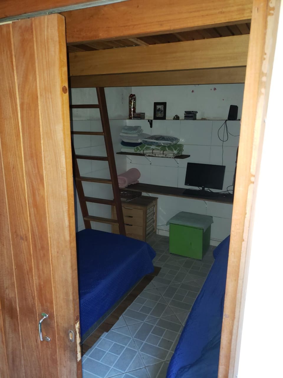 Bedroom, Family