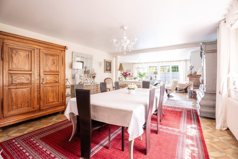 Property building, Living room