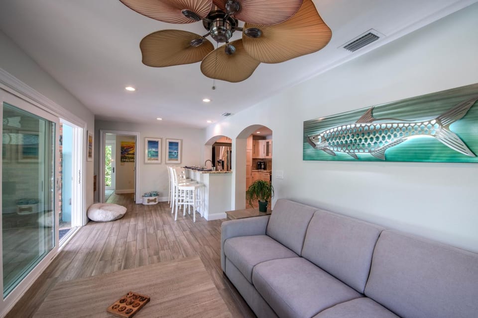 Barefoot Bungalow House in Naples