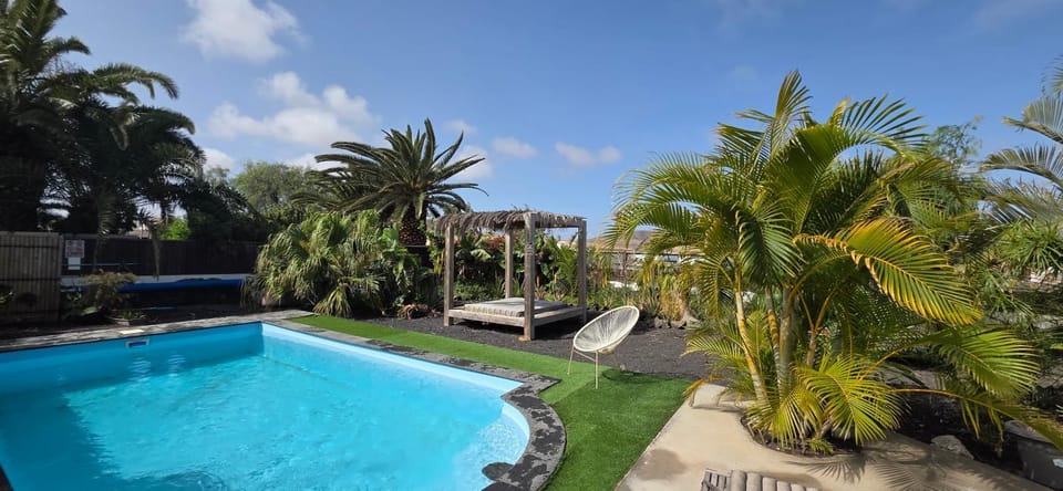 Garden, Garden view, Pool view, Swimming pool, Parking, sunbed