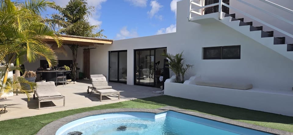 Property building, Patio, Garden, Balcony/Terrace, Garden view, Pool view, Swimming pool